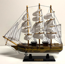 Segelschiff aus Holz